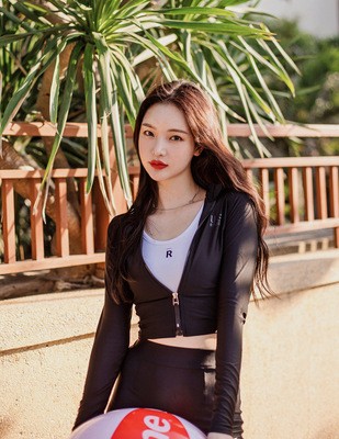 泡温泉泳衣女三件套分体平角裤黑色显瘦运动保守长袖遮肚泳装图3