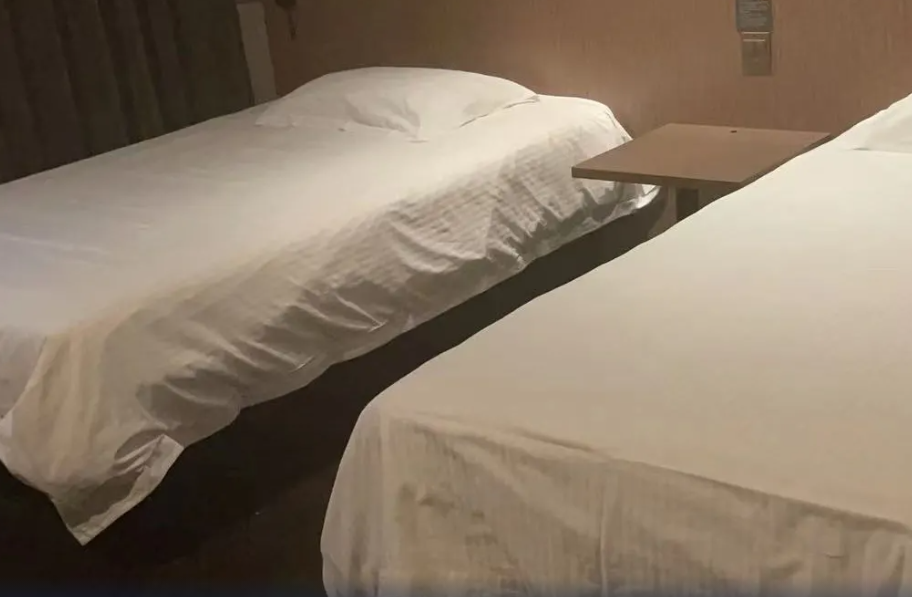 特价大床房（无窗）