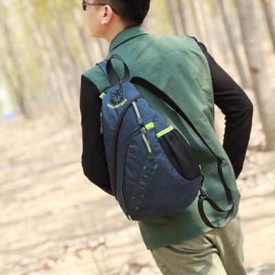 潮流休闲男士青年斜挎胸包户外运动徒步小双肩背包帆布大学生书包图2