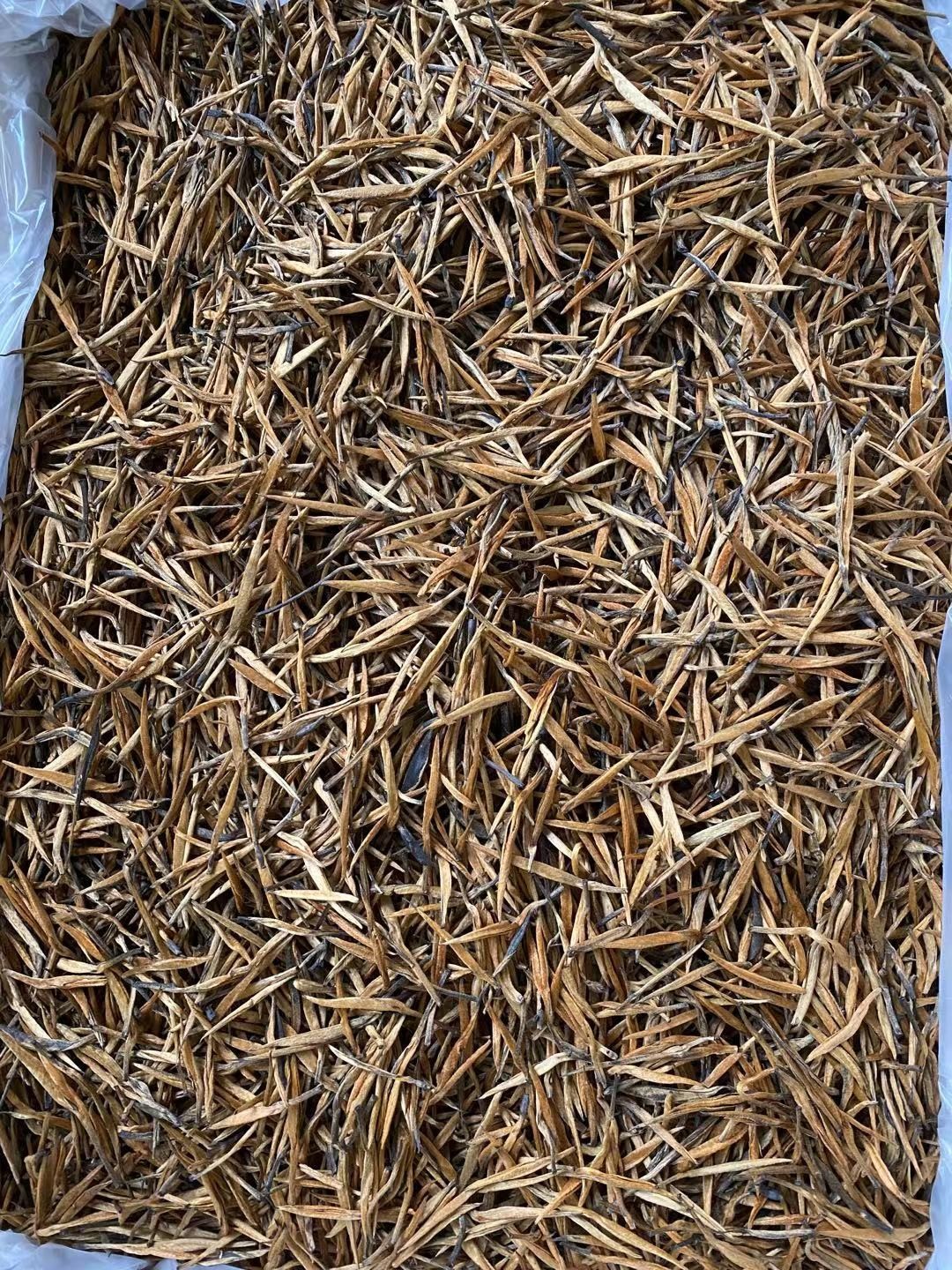滇红茶凤庆大金针 云南古树红茶密香金针大金芽 茶叶批发250g/罐图3