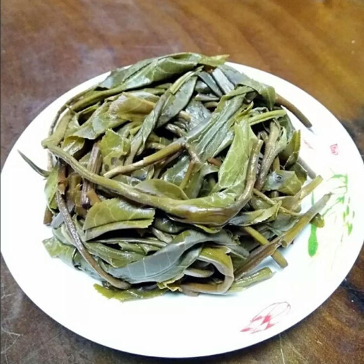 批发云南普洱茶 2017年同庆河春茶 357克 易武七子饼生茶图4