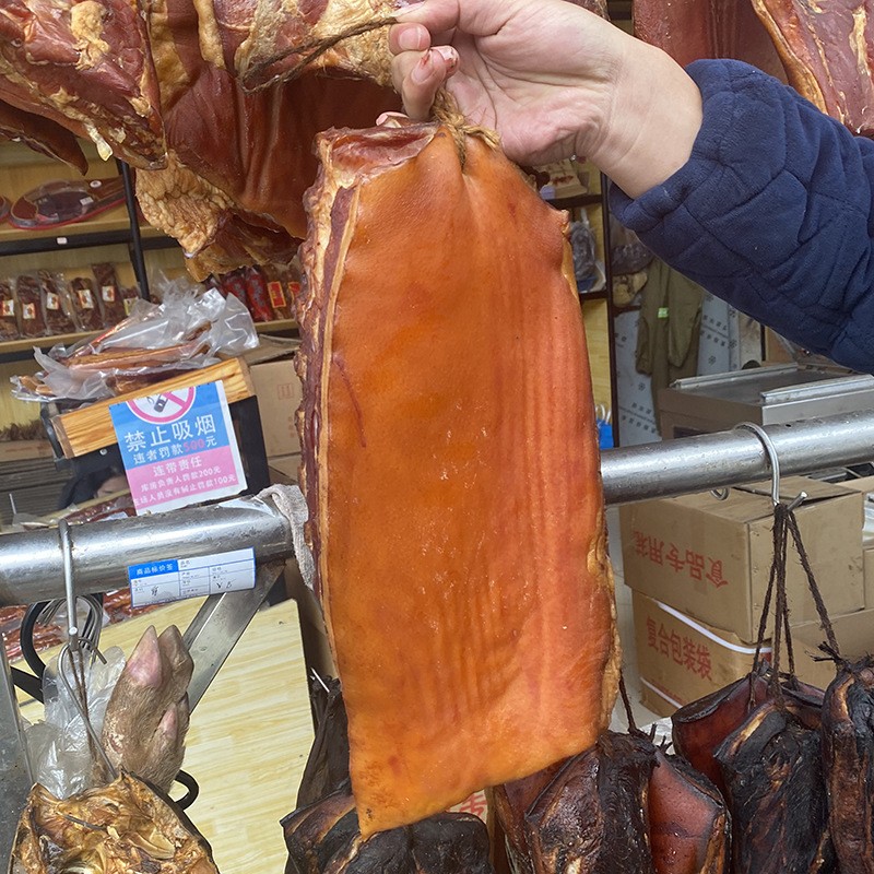 年货新产品云南小香猪农家烟熏排骨厂家现货批发风干柴火腊味排骨图2