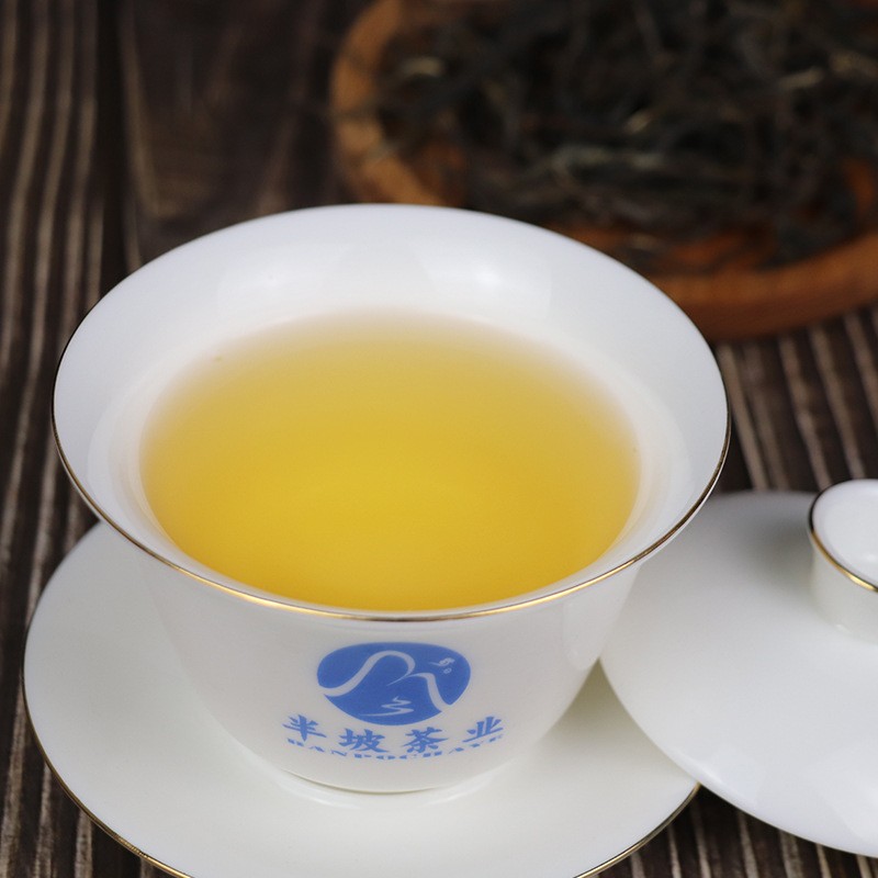 临凤翔 头春懂过老树普洱茶生茶 蜜香花香晒青散毛茶茶饼饼茶原料图4