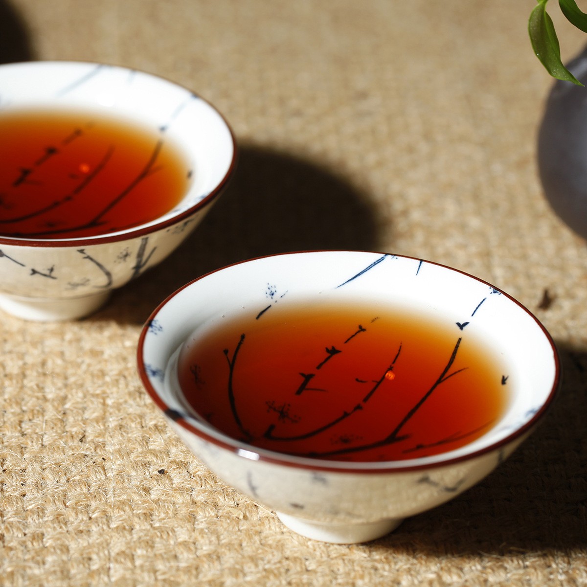 批发云南普洱茶2017年乔木熟茶勐海金芽春茶头春357g七子饼图3