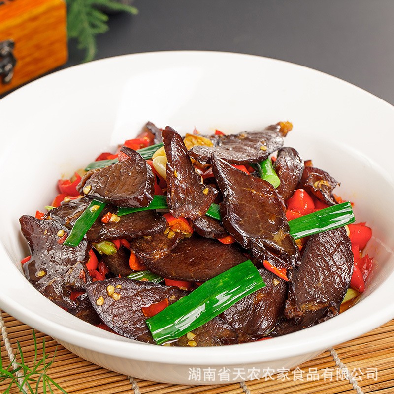 厂家直供 湖南特产腊牛肉 500g真空包装农家自制柴火烟熏牛肉图3