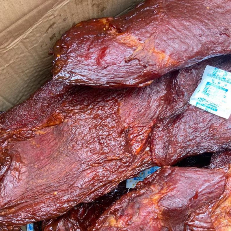 厂家定制麻辣大块肉 烟熏大块酱香猪肉 风干牛肉味全熟五香腊肉图3