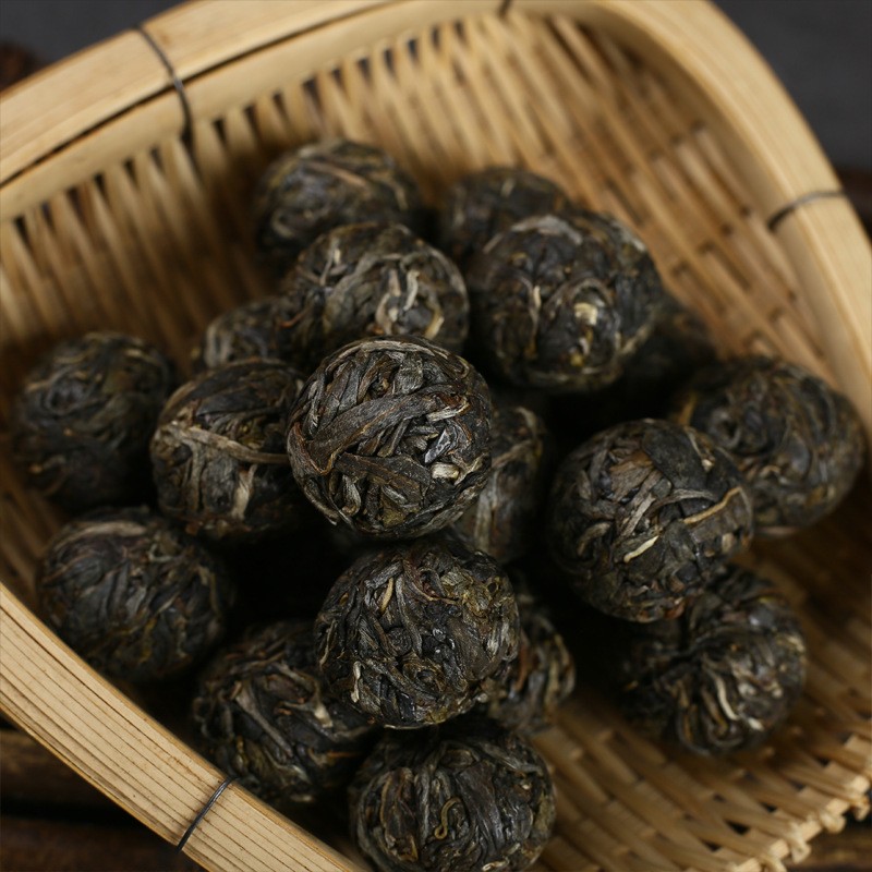 2020年云南易武高山明前头春普洱茶生茶 沱茶龙珠普洱生茶叶图4