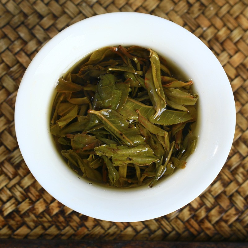 2020年云南易武高山明前头春普洱茶生茶 沱茶龙珠普洱生茶叶图5