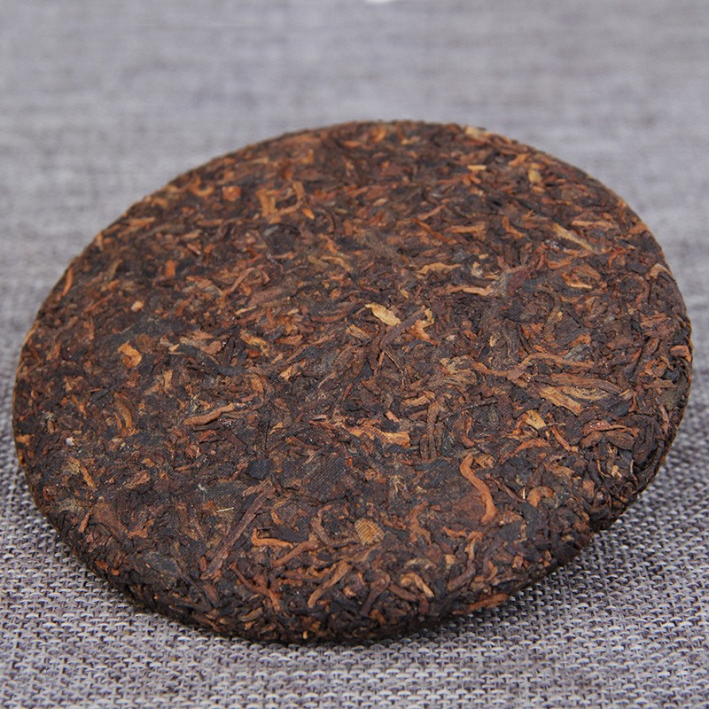批发云南普洱茶叶2009年原料七子饼茶金芽小饼 熟茶 宫廷普洱茶饼图3