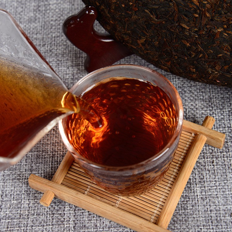 云南普洱茶 冰岛古树 2010年 普洱熟饼 茶饼 普洱饼茶 黑茶 熟茶图5