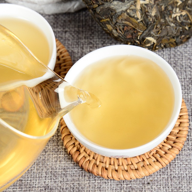 批发云南普洱茶 100克 2012年冰岛古树 生饼 普洱生茶茶饼 早春图2