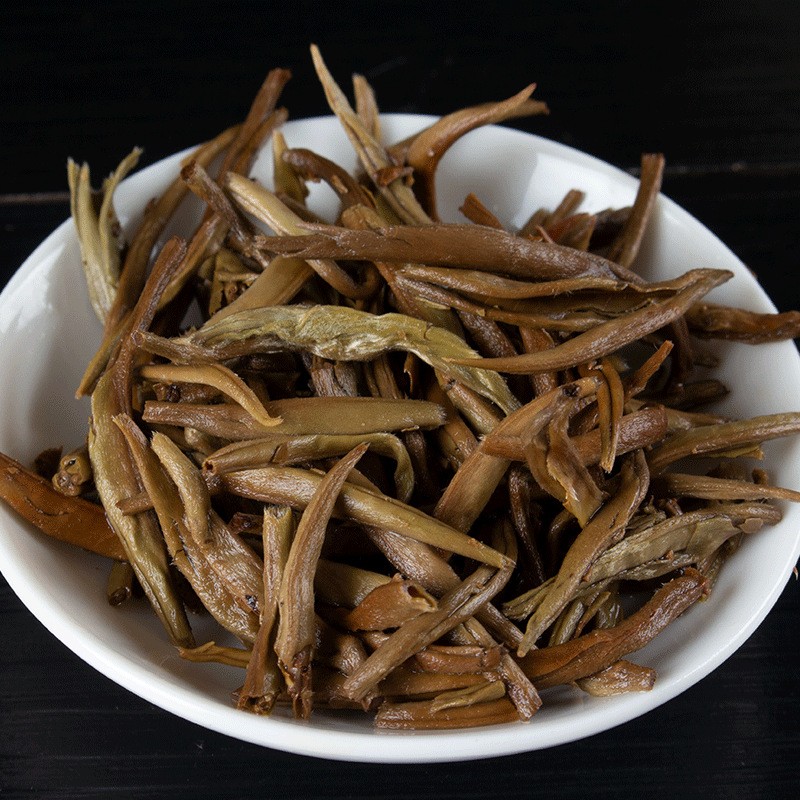 批发云南白茶茶饼 白毫银针小饼100克 纯芽头高山茶 里外一口料图4