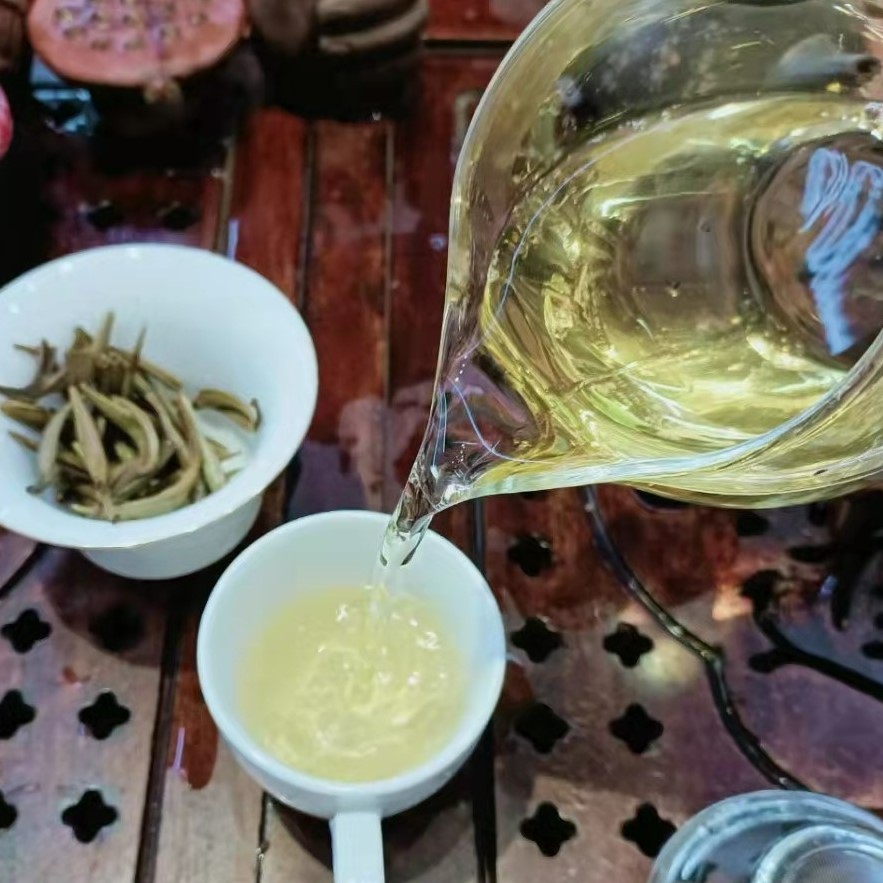云南白毫银针散装批发古树白茶大白毫花香银针单芽月光白新茶散茶图4