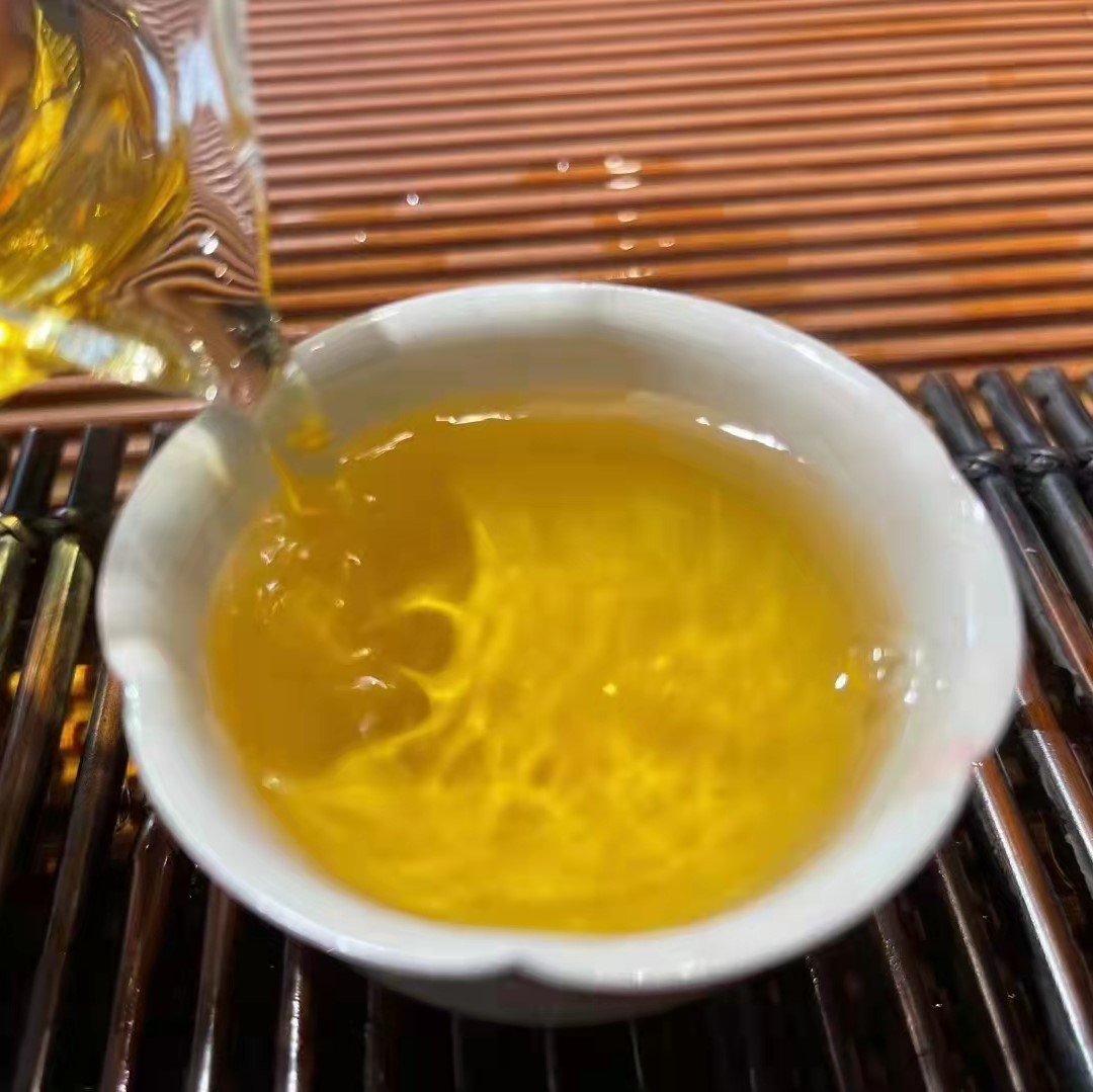 云南古树野生红茶散装批发花果蜜香凤庆野生古树晒红茶叶市场直销图3
