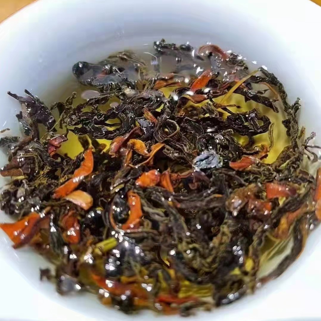 云南古树野生红茶散装批发花果蜜香凤庆野生古树晒红茶叶市场直销图4
